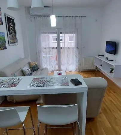 Alexandra Apartment